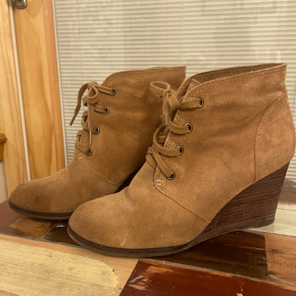 Lucky Brand suede wedge heels size 7.5